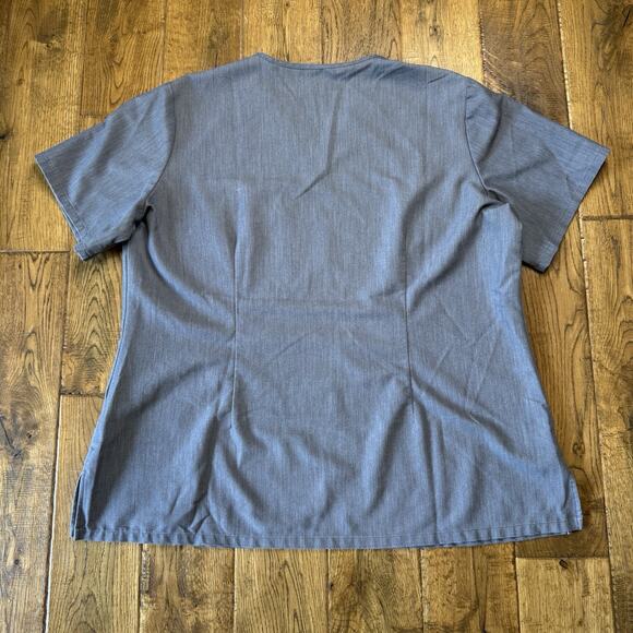 FIGS Catarina Chest Pocket Tuck In Scrub Top Womens Sz XL Graphite Grey - Picture 6 of 6